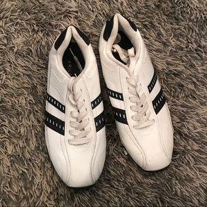 PerryEllis America white/black sneakers  10.5